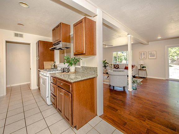 4th image of 10762 Segovia Way