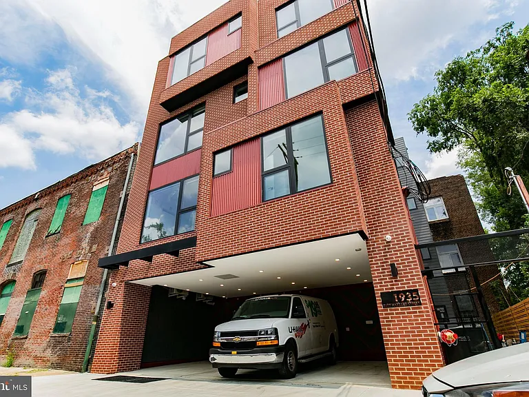 1935 E Hazzard St #203 — Photo 21