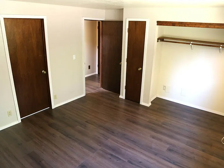 327 Marlon St — Photo 2