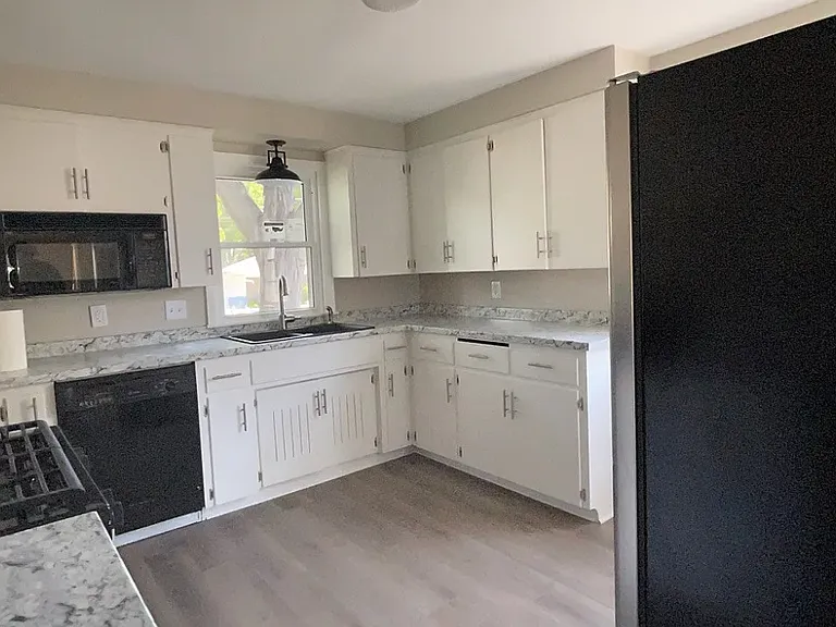 6015 Newton Ave S — Photo 6