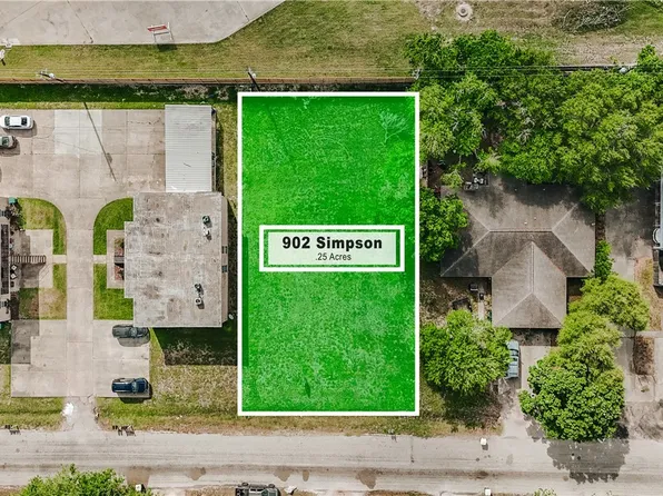 902 Simpson Rd, Victoria, TX 77904