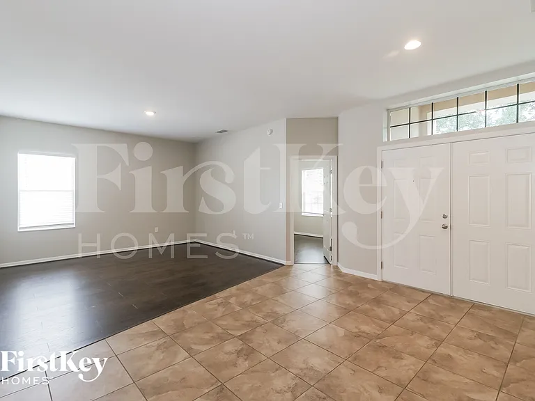 6127 Evansbrook Dr — Photo 4