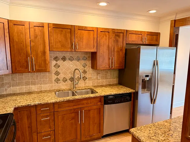 4545 Wornall Rd — Photo 3