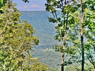 2 Horseshoe Ln, Sewanee, TN 37375