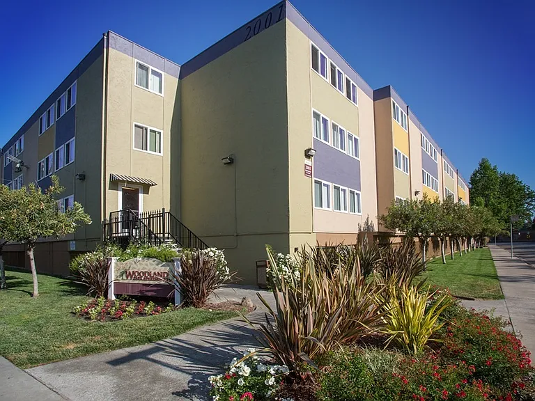 Woodland Park Apartments Community