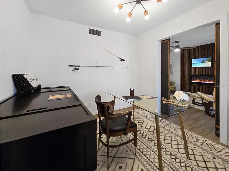 623 Midway Dr #B — Photo 11