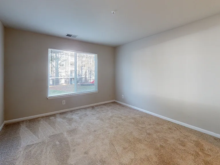 Canterbury Apartments — Photo 146
