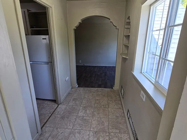 209 N Madison St — Photo 20