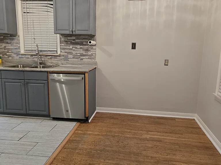 18676 Shiawassee Dr #2 — Photo 6