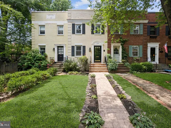 1116 Powhatan St, Alexandria, VA 22314