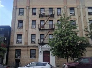 3552 Steinway St #20, Long Island City, NY 11101