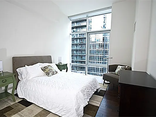 Rented by Sotheby's International Realty | media 23