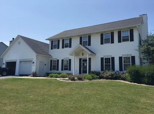 443 Majeskie Dr, Pewaukee, WI 53072