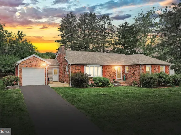 24 Adams St, Windsor, PA 17366