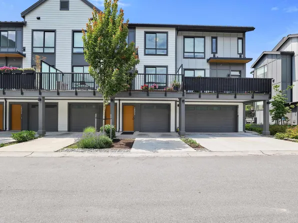 38043 Helm Way, Squamish, BC V8B 1E6