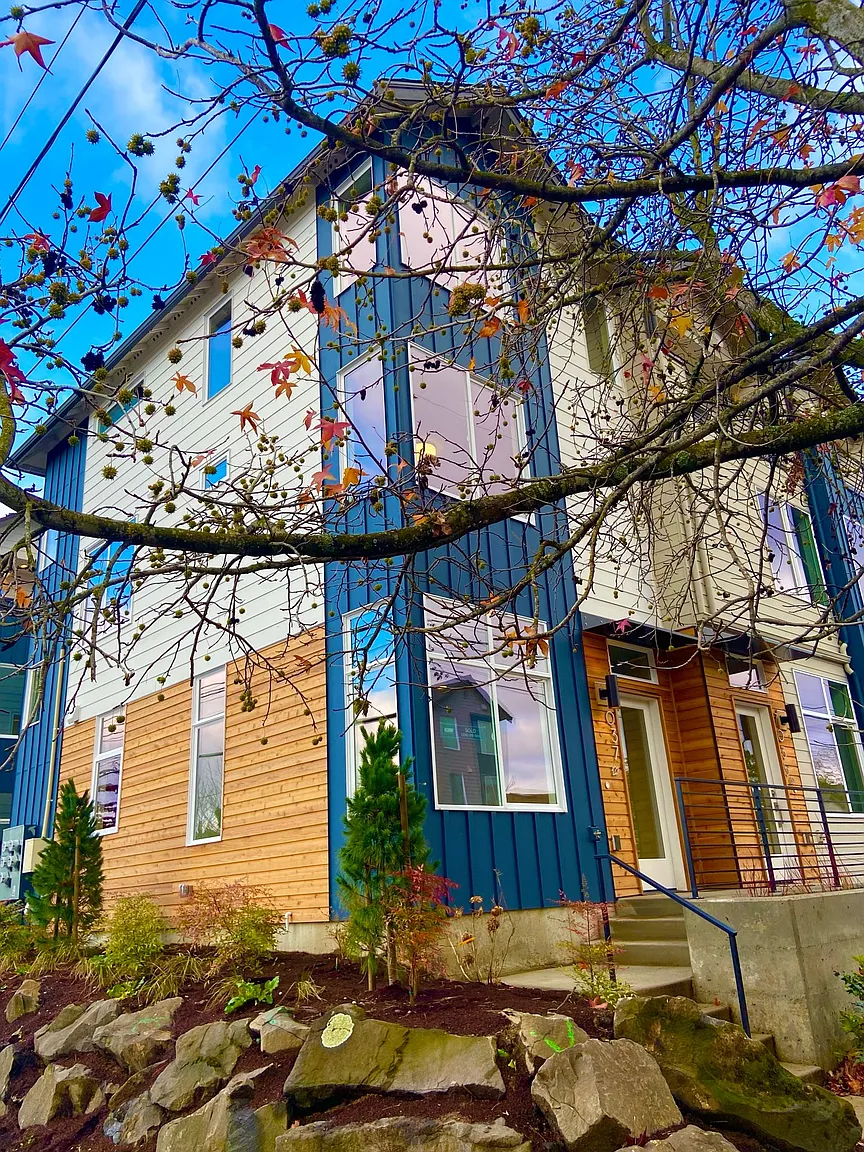 42 Avenue E photo 1
