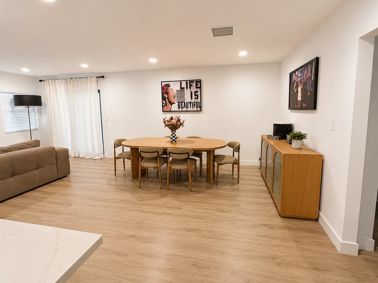 4 bed, 1230 sqft, $4,800 — Photo 1