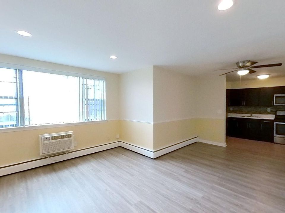 2nd image of 2121 Glendale Ave #212