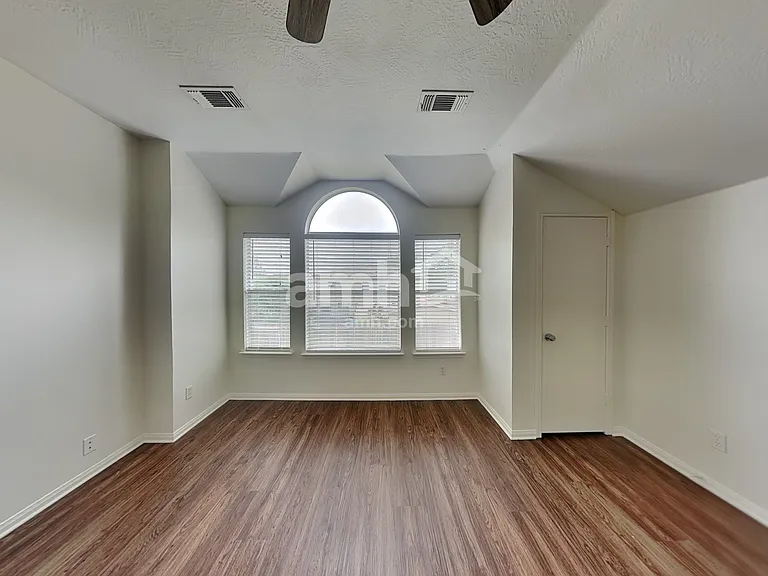 6027 Coventry Fls — Photo 10