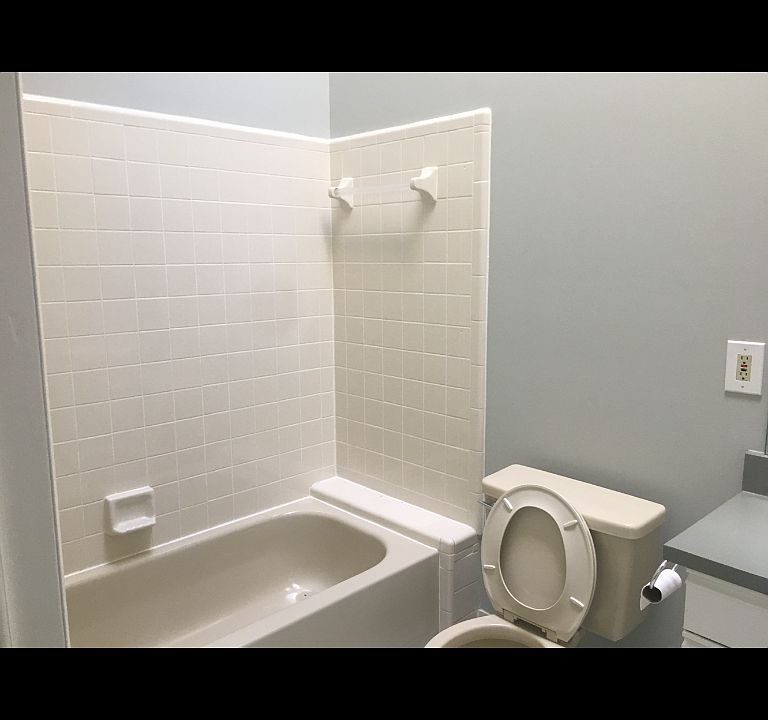 1st image of 22339 Peachtree #1