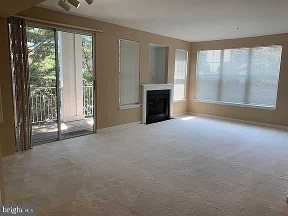 3rd image of 1625 International Dr Unit 216