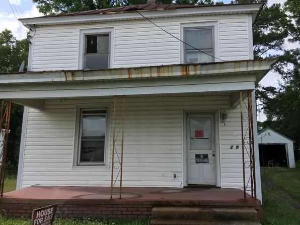 208 E Pinner St, Suffolk, VA 23434