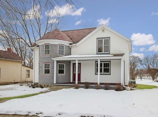 710 S Schuyler St, Lena, IL 61048