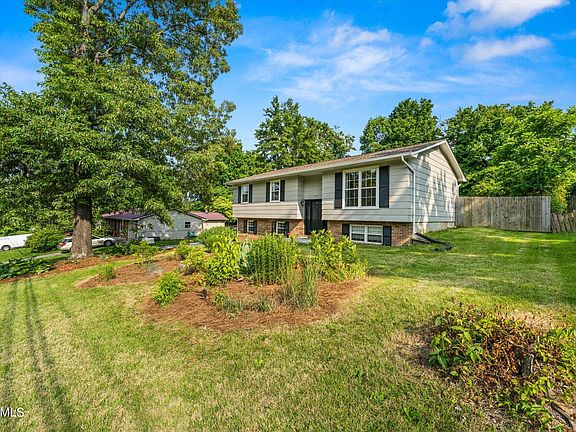 2nd image of 5832 Wooded Acres Dr NW