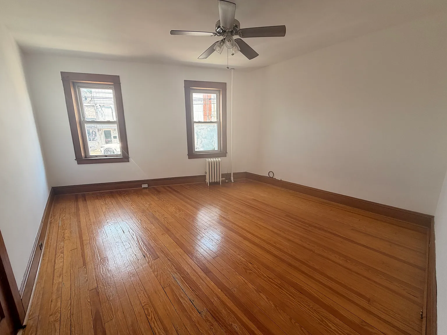 2 bed, 1000 sqft, $2,100 — Photo 3