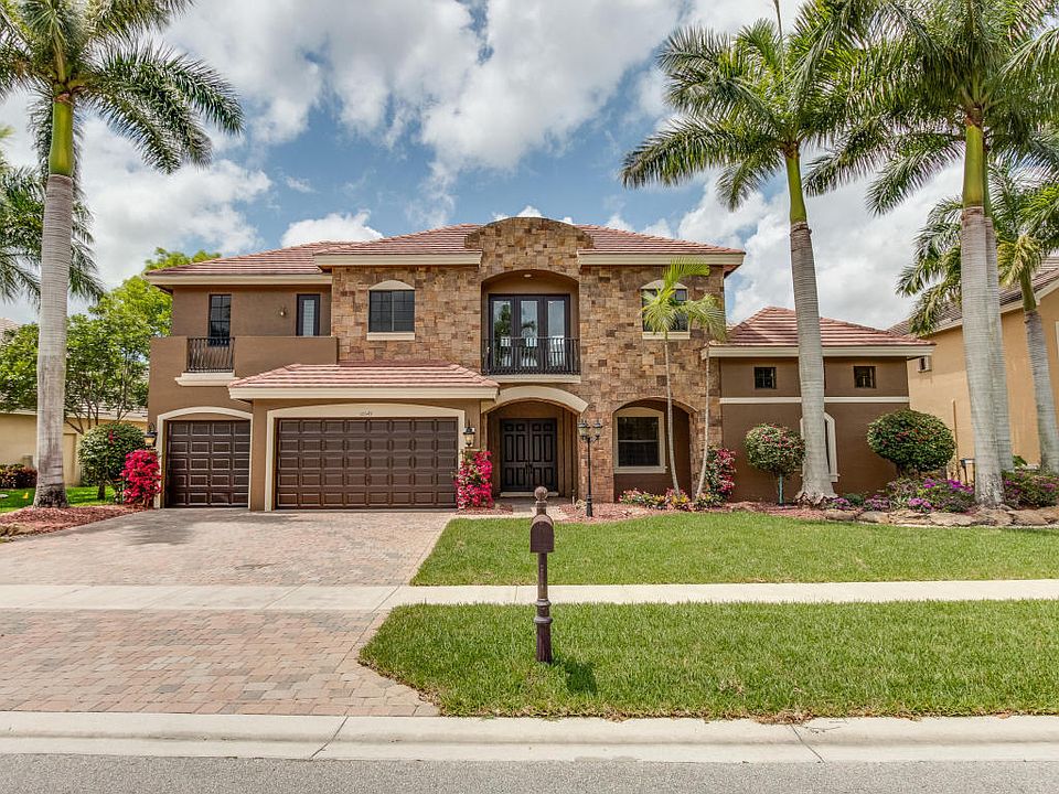1st image of 10549 Versailles Blvd