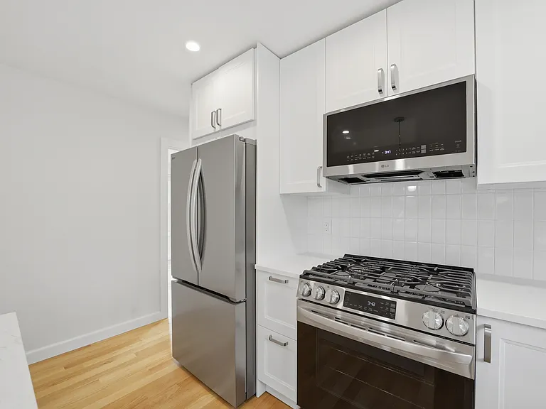 68 Gregory Blvd #2 — Photo 2