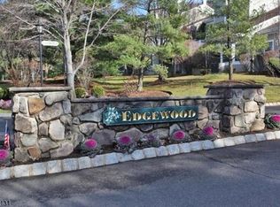 76 S Edgewood Rd, Bedminster, NJ 07921