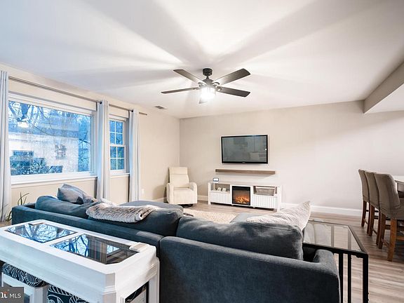 3rd image of 42 Cavendish Dr #42