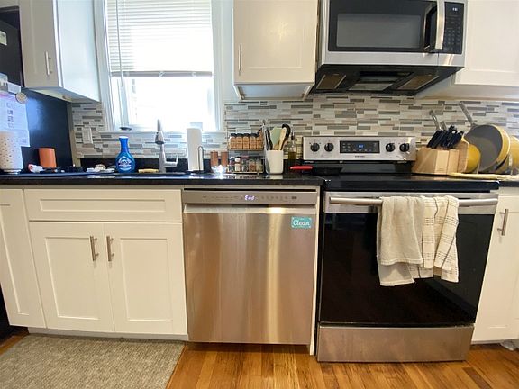 5th image of 22 Rice St