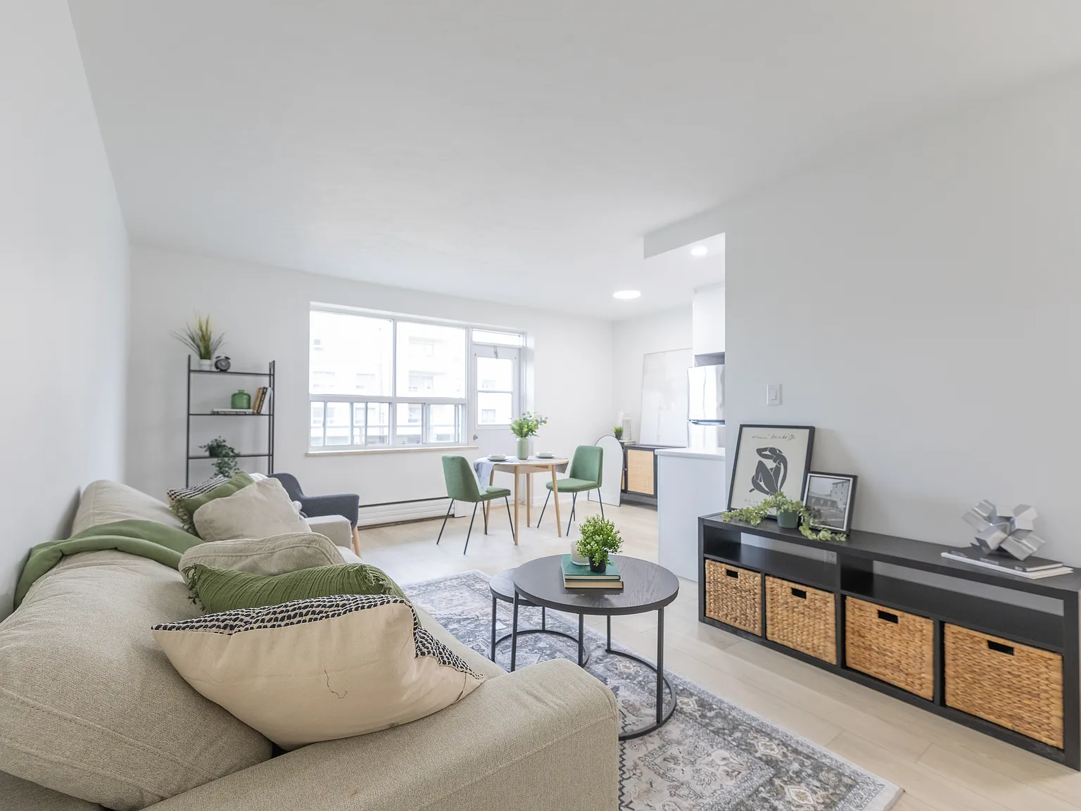 1170 Fennel Avenue East — Photo 3