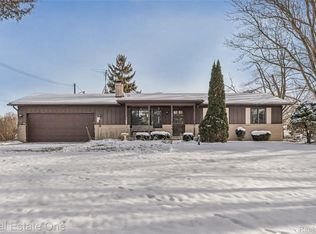 22700 Griswold Rd, South Lyon, MI 48178