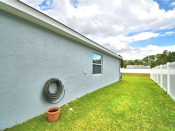 5th image of 429 Saint Georges Cir