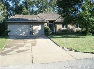 21926 Silverado Dr, Elkhorn, NE 68022