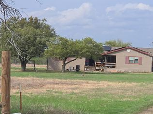 1189 Ben Milam Rd, Cameron, TX 76520