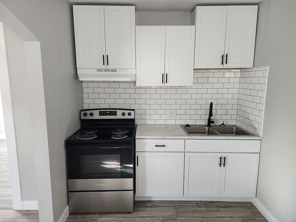 1st image of 942 N Oliver Ave #4