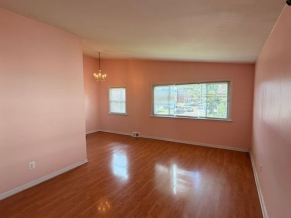 5th image of 10147 Bridle Rd Floor 2