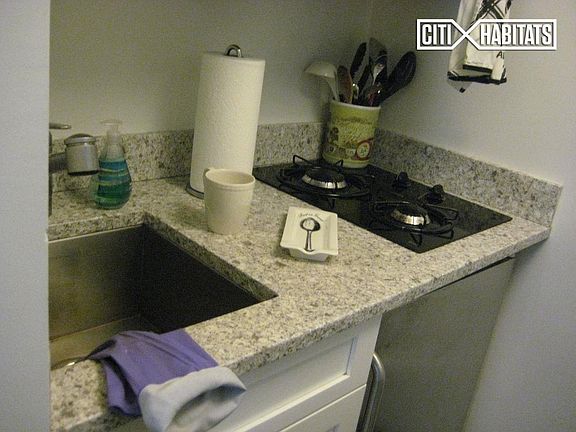 4th image of 339 E 57th St APT 3c