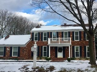 816 Great Oaks Blvd, Rochester, MI 48307