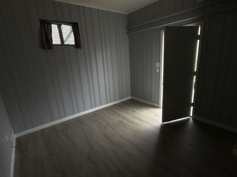 1st image of 140 Bausman St Floor 1