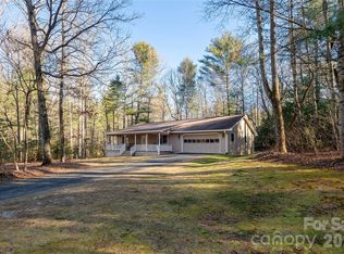 55 English Ivy Ln, Zirconia, NC 28790