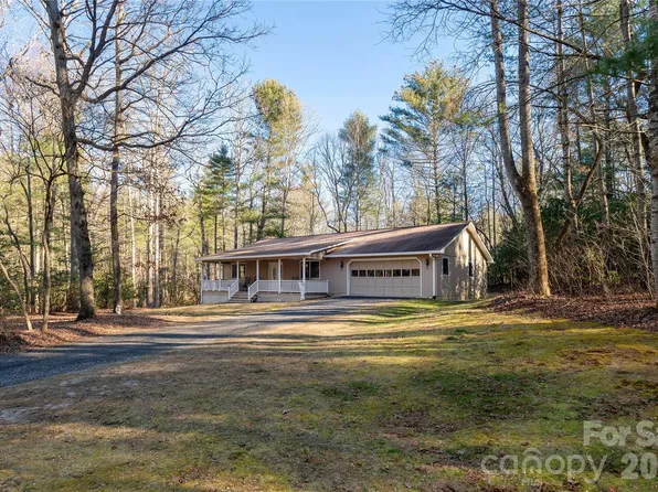 55 English Ivy Ln, Zirconia, NC 28790