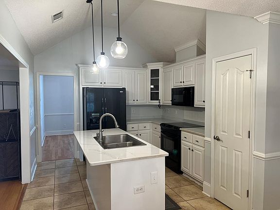 5th image of 160 Willow Lake Dr