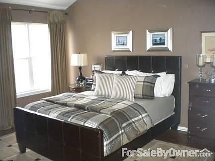 Master Bedroom Suite : His/Hers closets