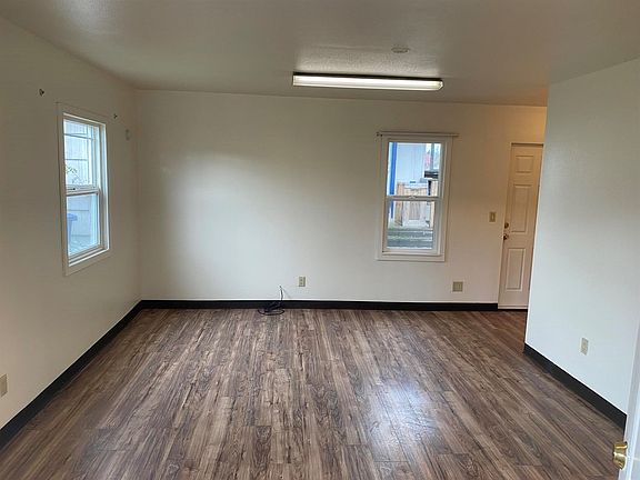 3rd image of 801 Oak St #A