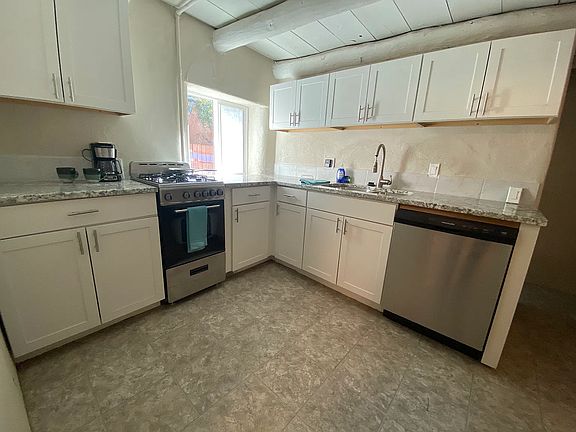 3rd image of 149 Candelario St APT C